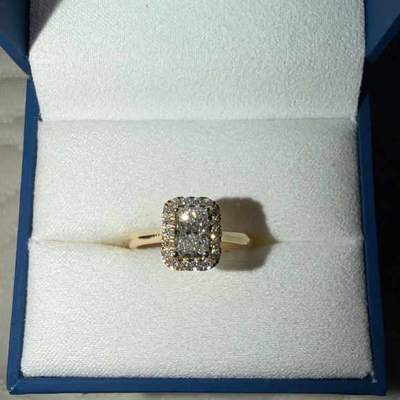 Badgley Mischka Jewelry - Badgley Mischka Gold Women's Ring 14k size 7